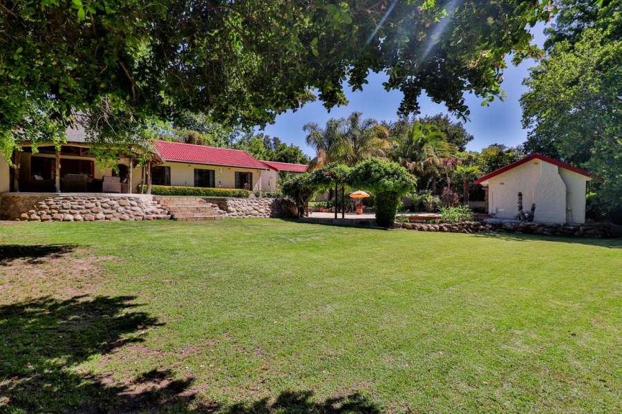 To Let 4 Bedroom Property for Rent in Helderberg Estate Western Cape